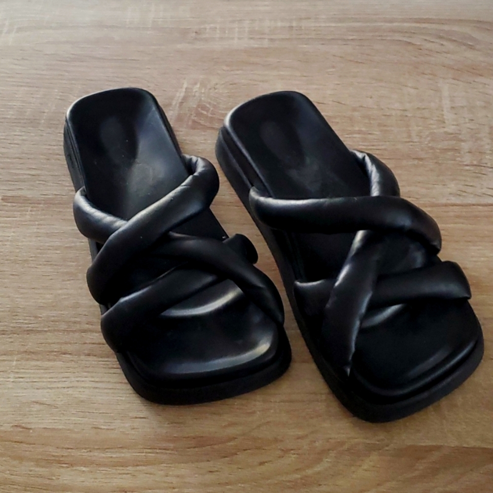 ALOHAS  slip-on Cross black shoe.  Wms. 8.